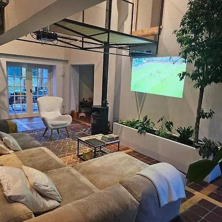 Villa Op Ruim Een Hectare Prive Grond Well (Limburg)