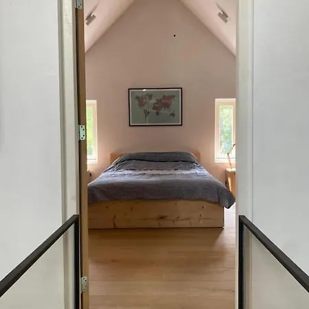 Villa Op Ruim Een Hectare Prive Grond