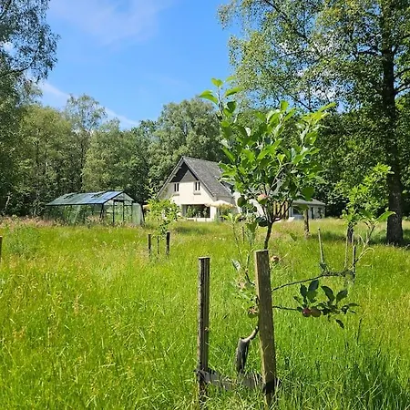 Villa Op Ruim Een Hectare Prive Grond *