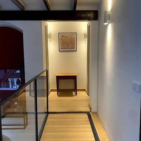 Op Ruim Een Hectare Prive Grond Villa