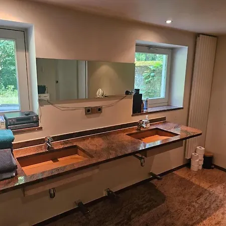 Op Ruim Een Hectare Prive Grond Villa Well (Limburg)